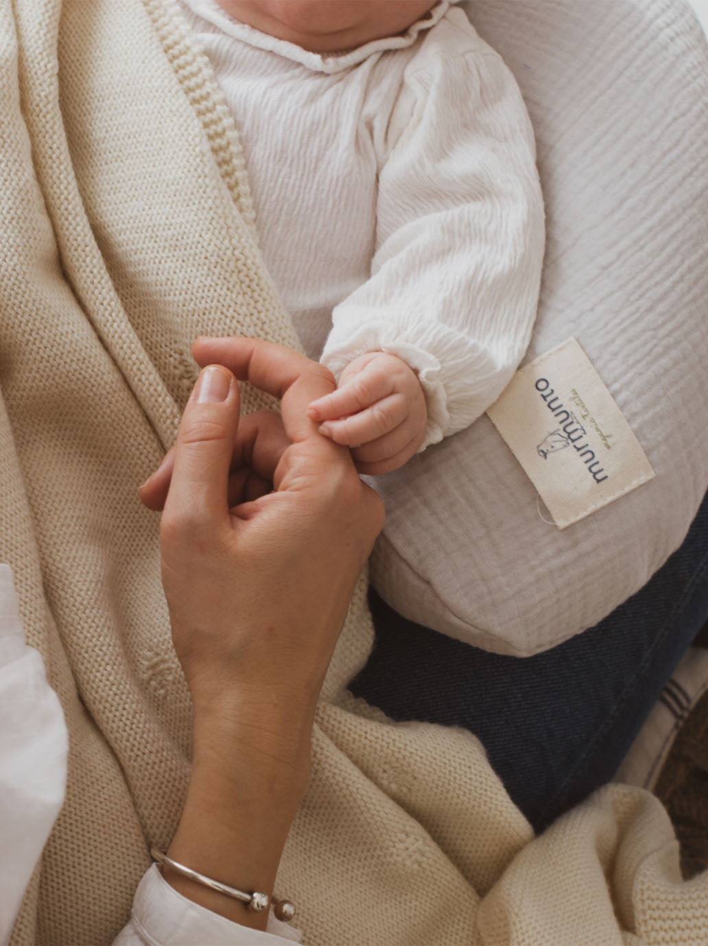 Soft baby blanket made of organic wool