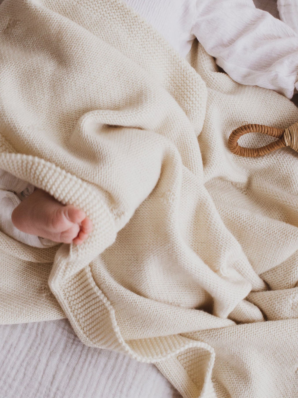 Soft baby blanket made of organic wool