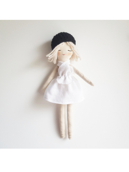 Muñeca parisina hecha a mano