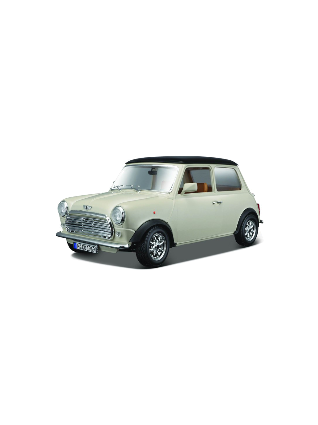 Un gran modelo metálico de un coche Mini Cooper.