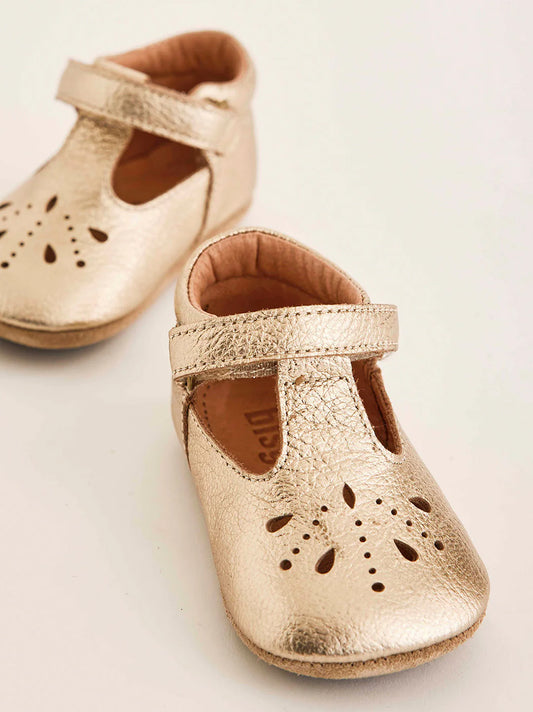 First baby shoes Bloom