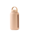 Day Bottle la botella de agua de vidrio con seguimiento de hidratación sand