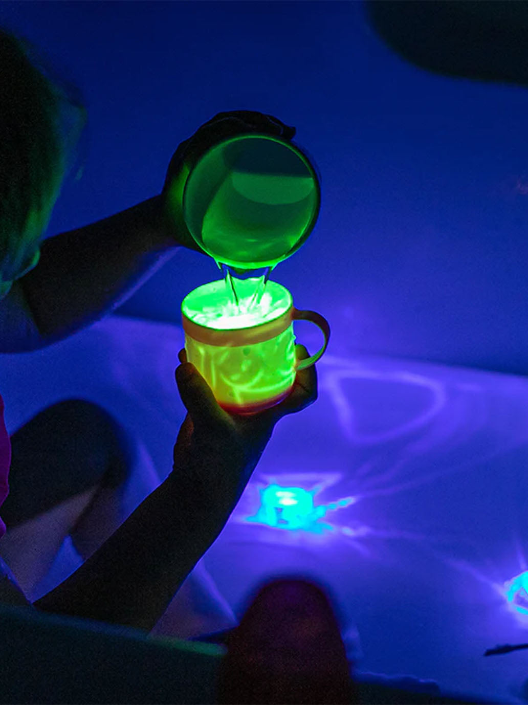 Sensory water play Light-up cubes