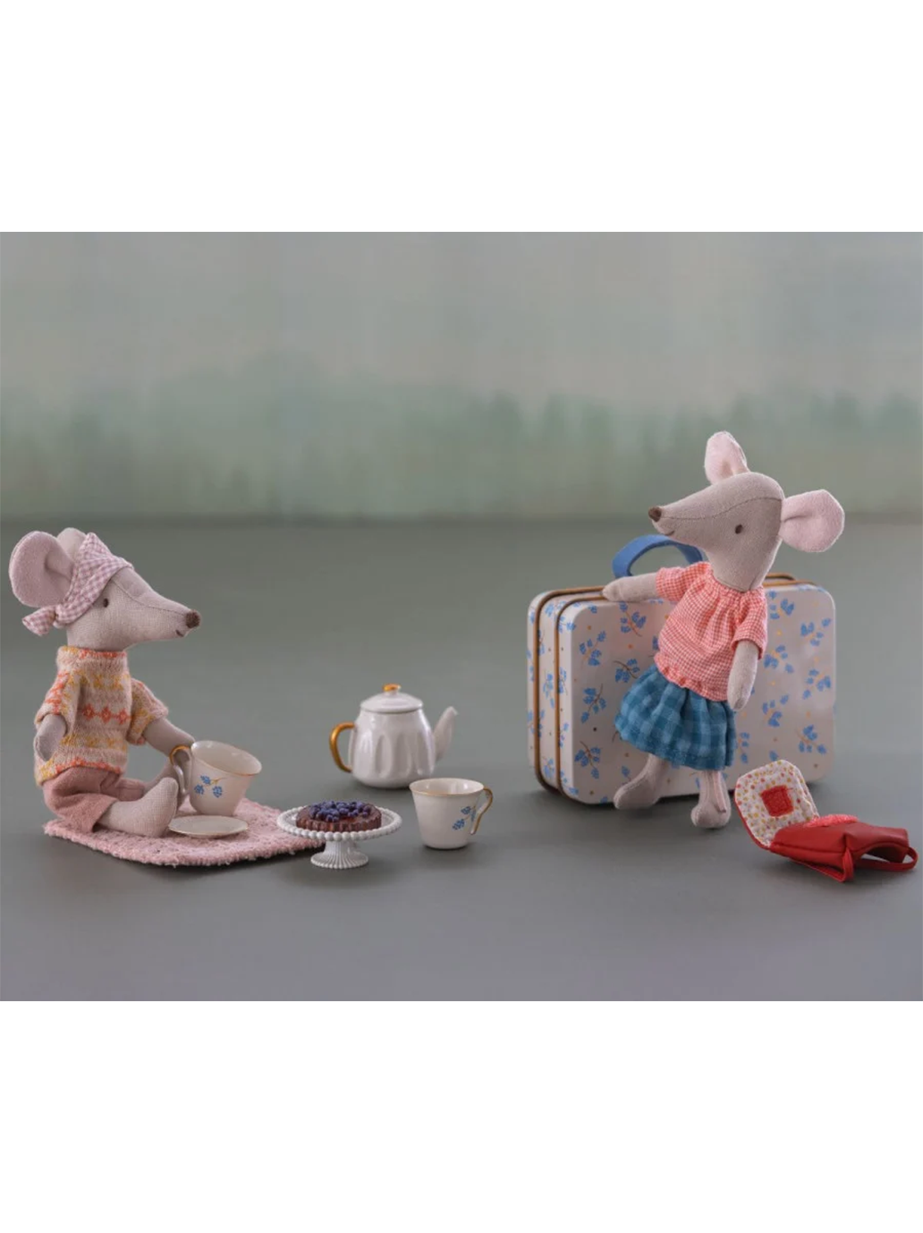 Afternoon Treat miniature suitcase