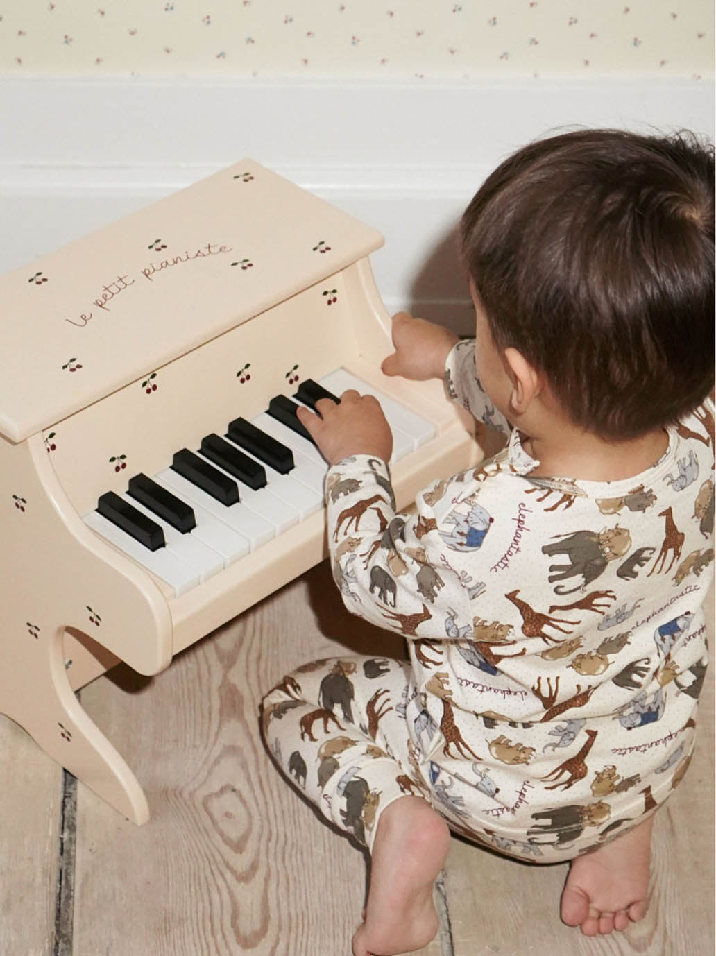 Wooden piano for kids