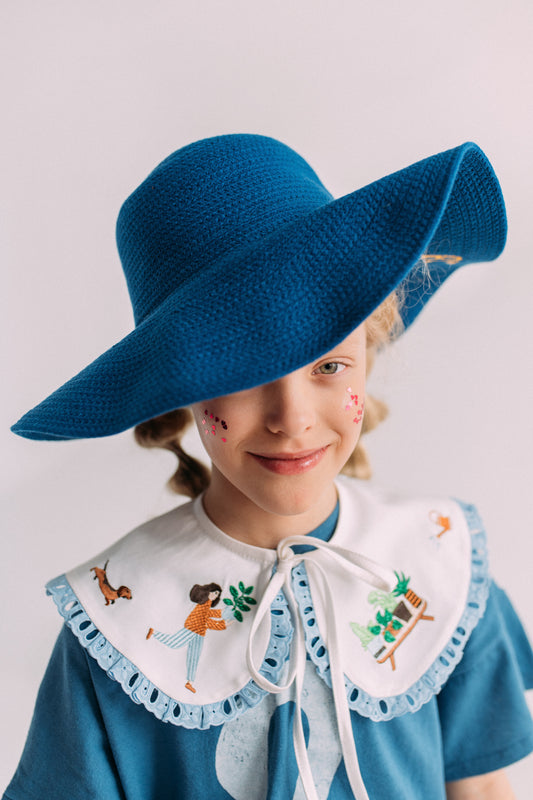 Hand embroidered collar