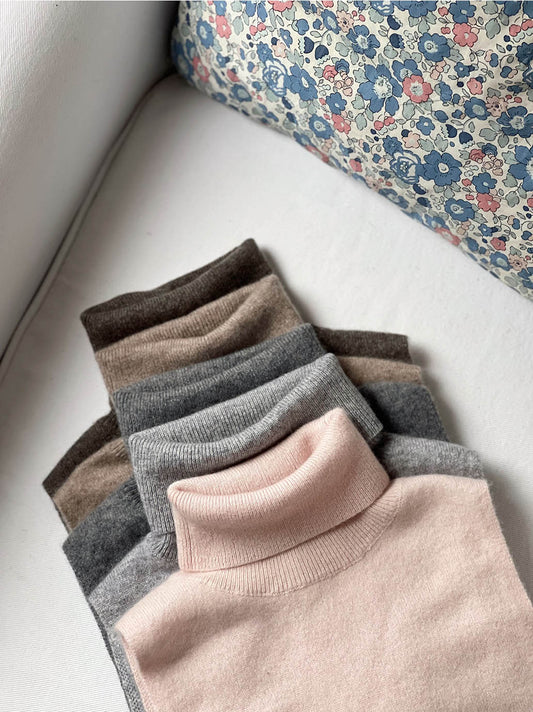 Lou Snood in cashmere