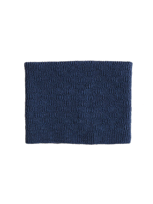 Sciarpa realizzata in morbida lana merino Gigi blue