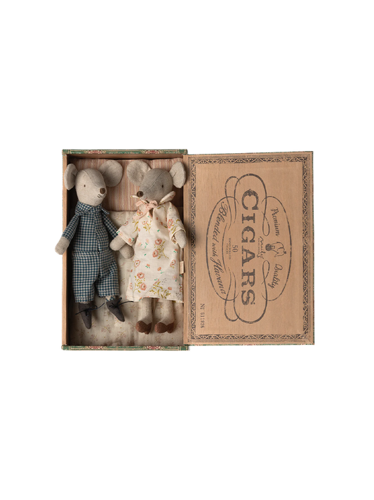 Grandma & grandpa mouse in cigar box