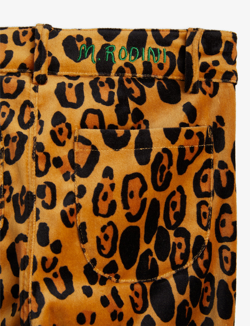 Pantaloni leopardati in velluto con maniche a campana