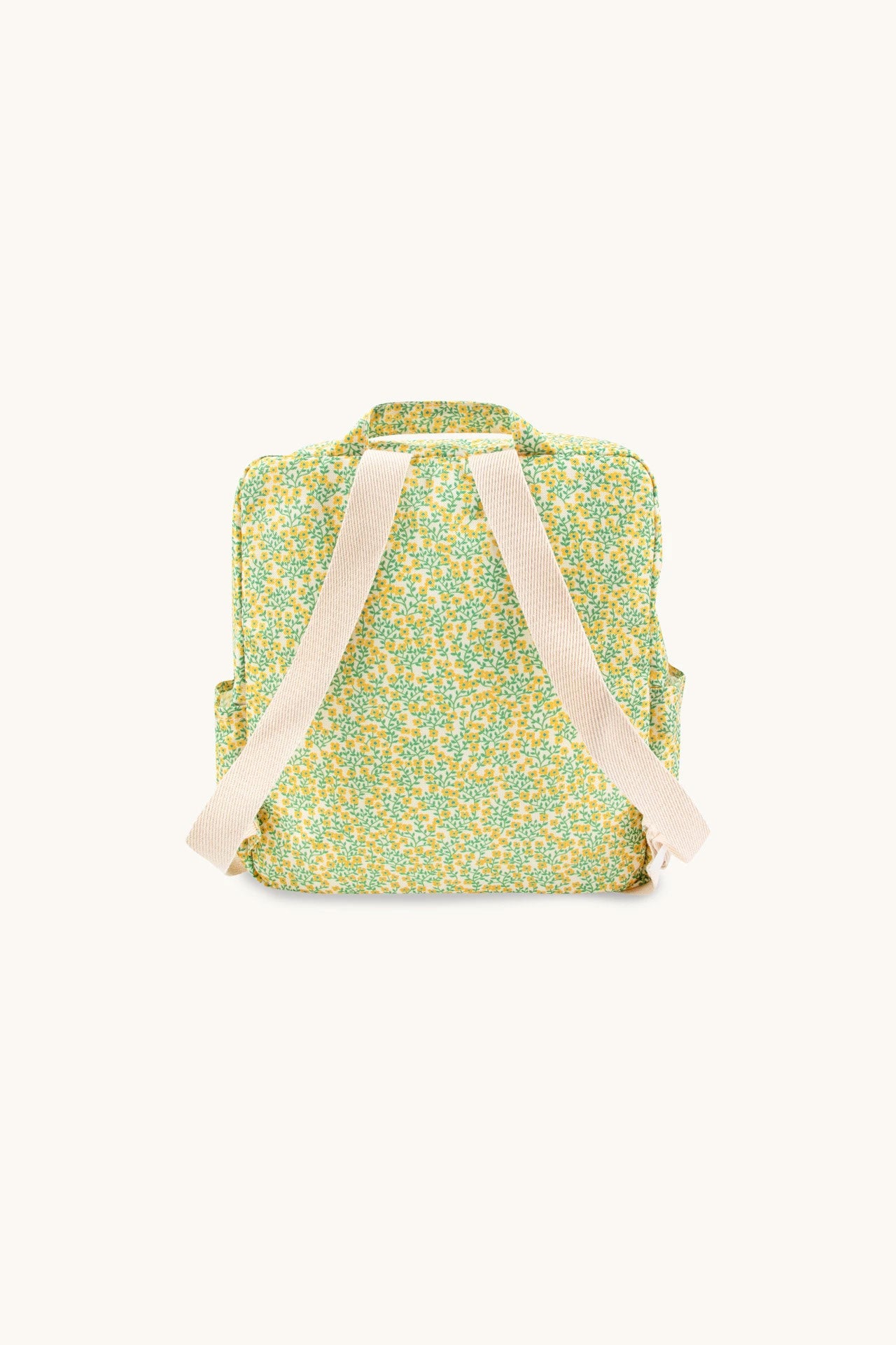 Mochila con portabebés para muñeca.