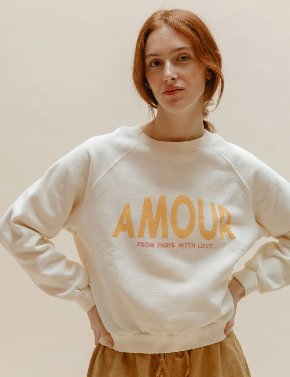 Women&#39;s sweatshirt with a print