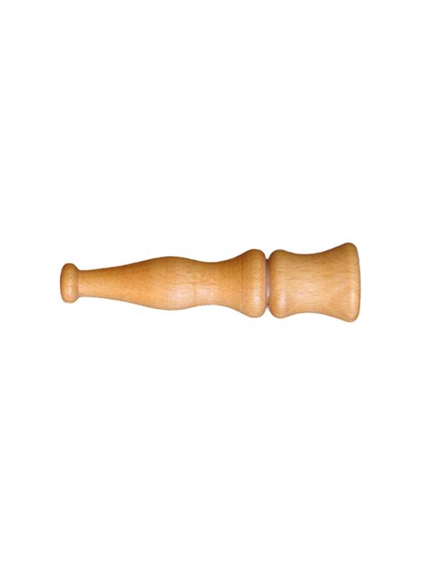 Instrumento de madera para imitar los sonidos de los pájaros. swallow