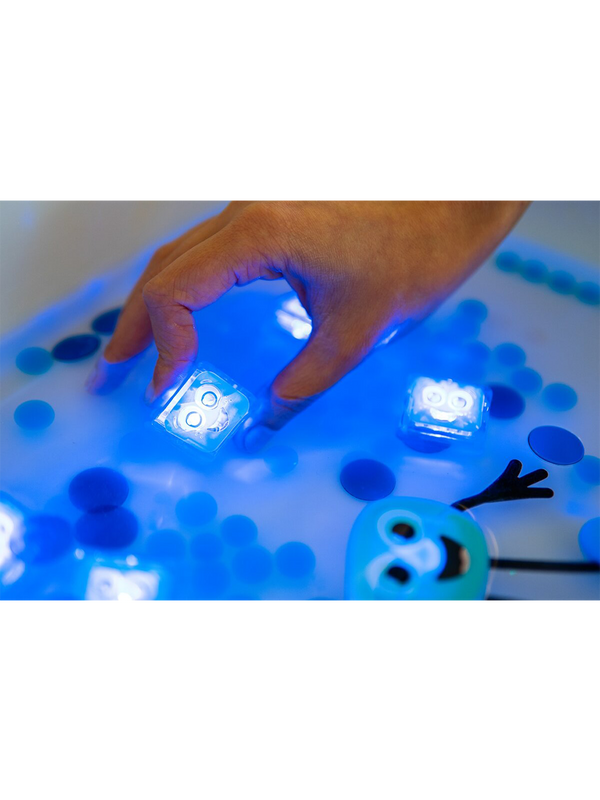 Sensory water play Light-up cubes blair