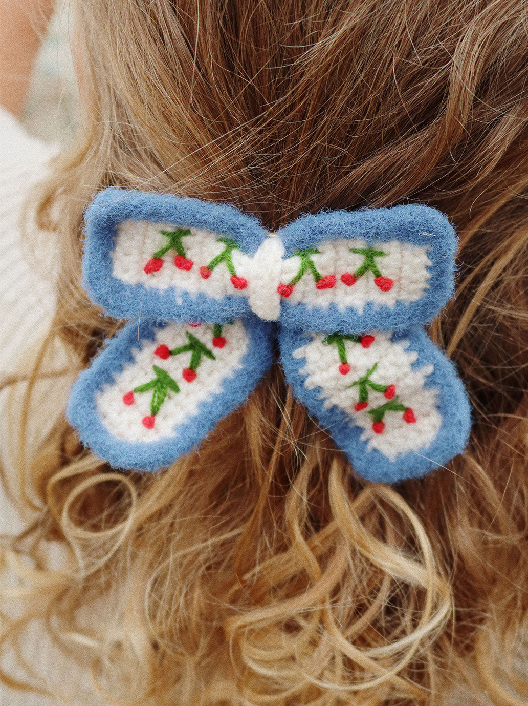 Crochet bow hair clip