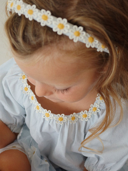 Daisy hairbrace