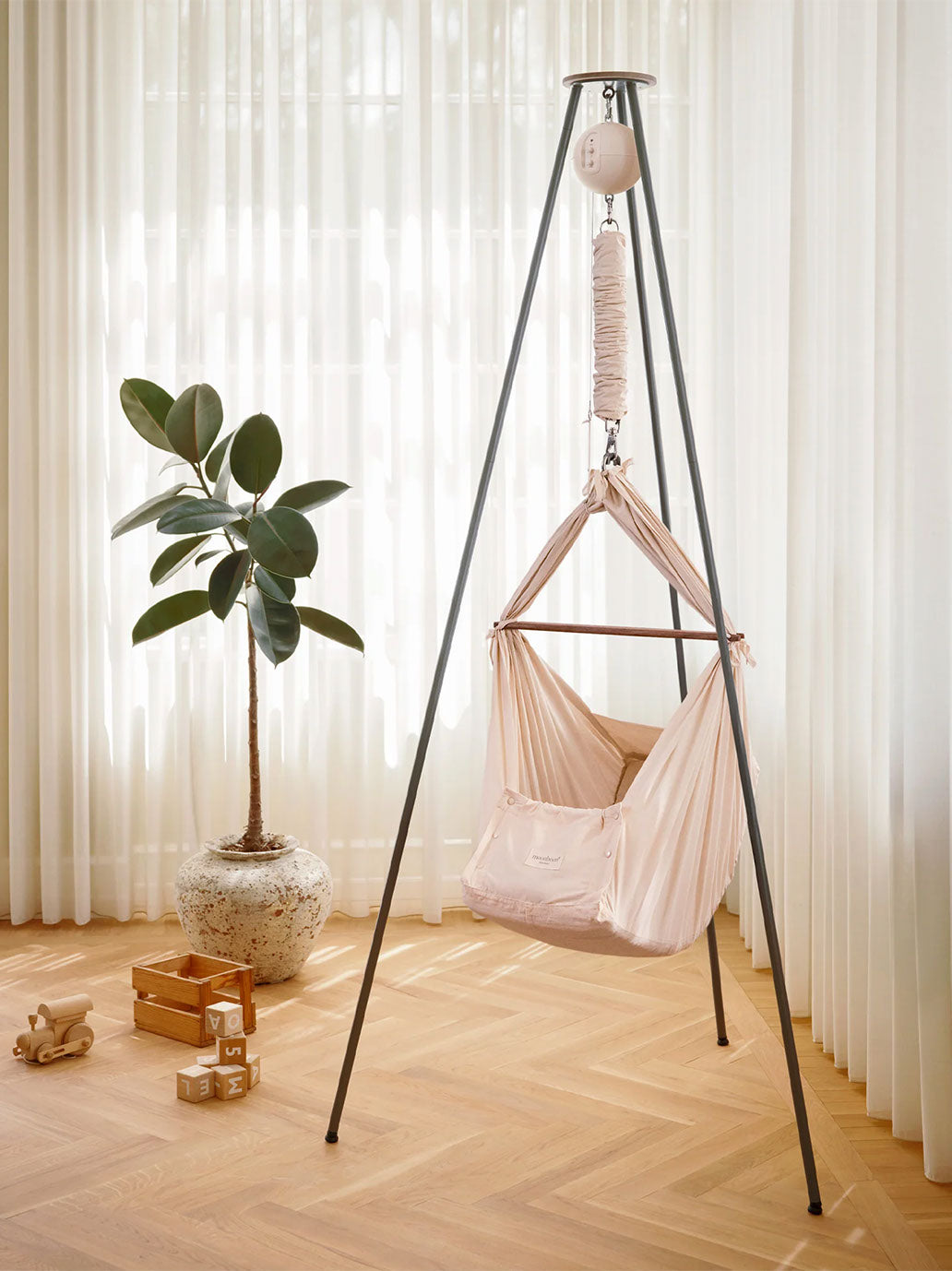 Essential Bundle: baby hammock + connect motor