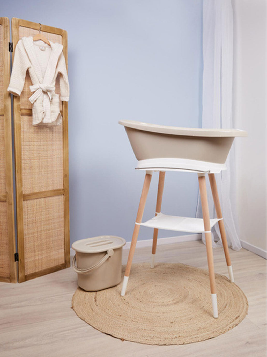 Sense Edition bath stand