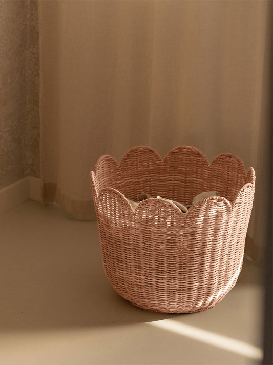 Tulip rattan basket