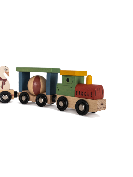 Tren de animales de madera