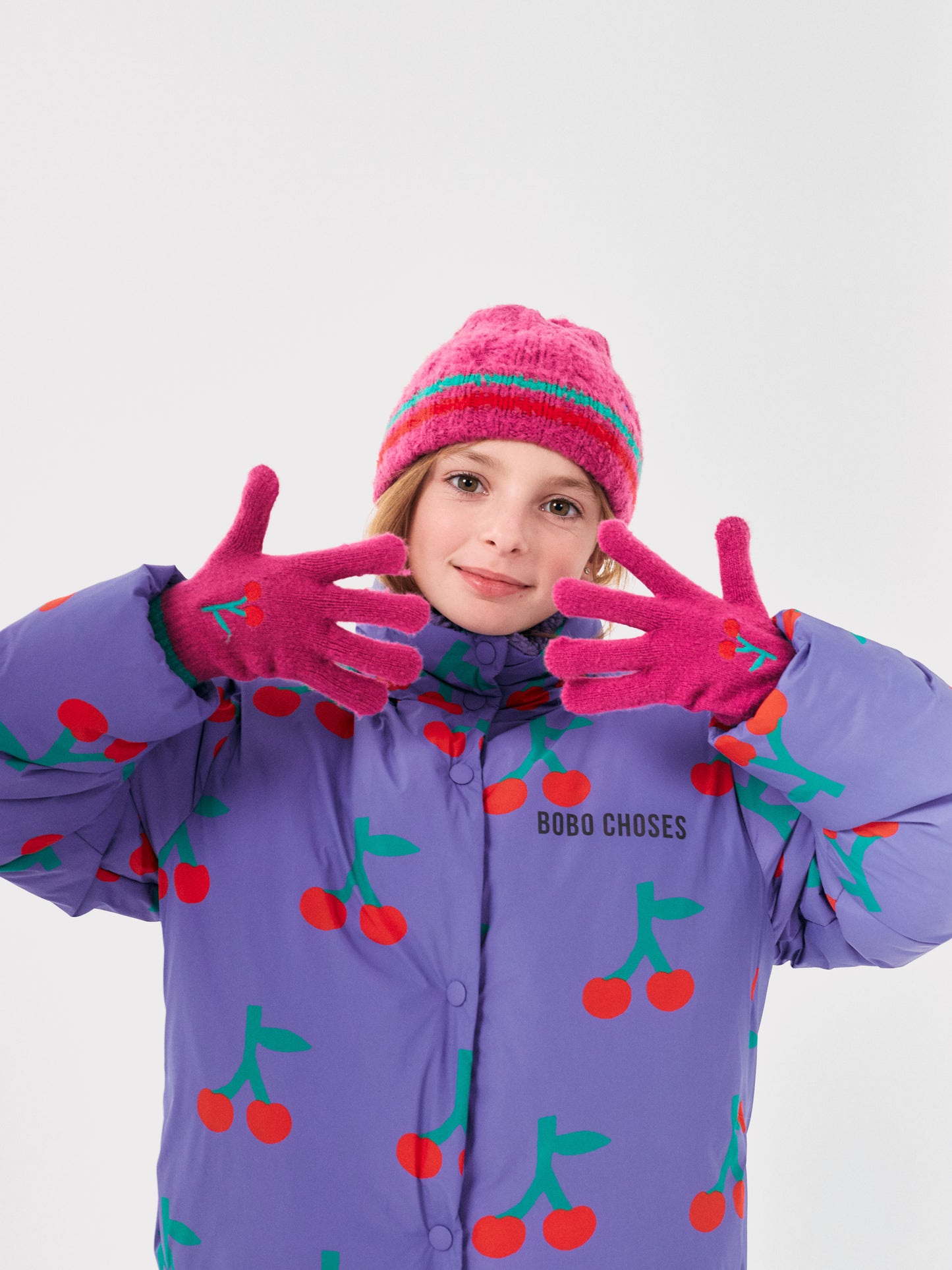 Cherry knitted gloves