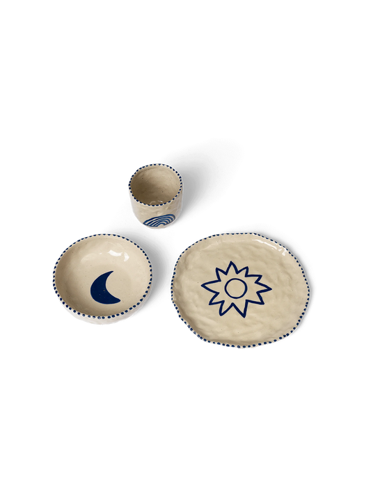 Set di piatti in ceramica naif