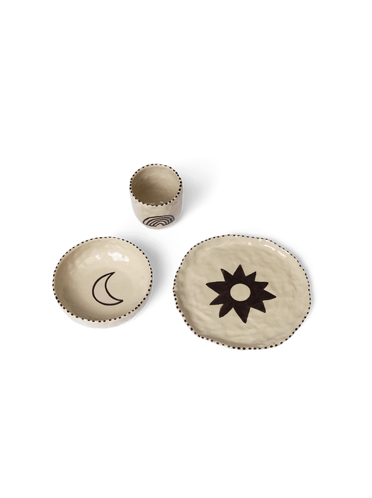 Set di piatti in ceramica naif