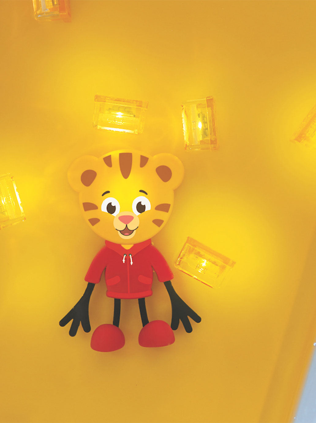 Cubi sensoriali luminosi con Daniel Tiger