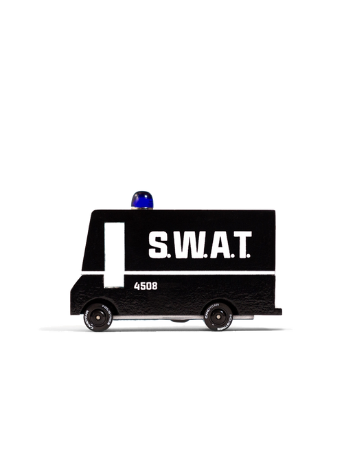El pequeño coche de Candy Van swat