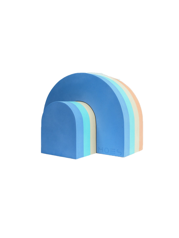 A set of large blocks supporting Rainbow's motor development