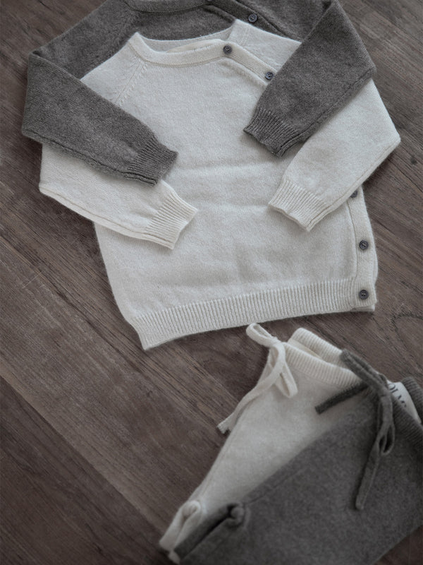 Elegant cashmere baby clothes set spelt