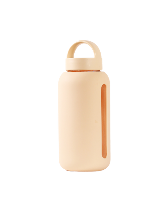 Mama Bottle, la bottiglia d'acqua in vetro per il monitoraggio dell'idratazione
