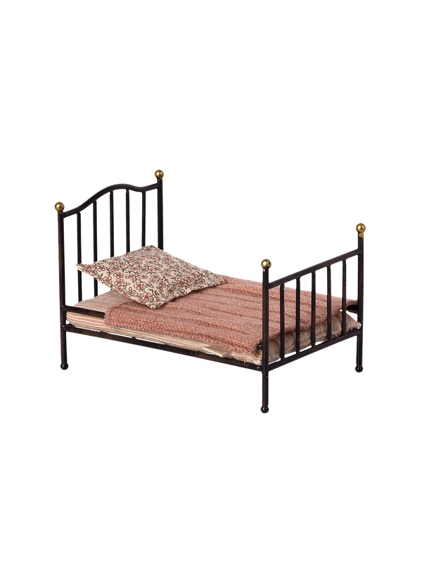 metal vintage crib with bedding anthracite